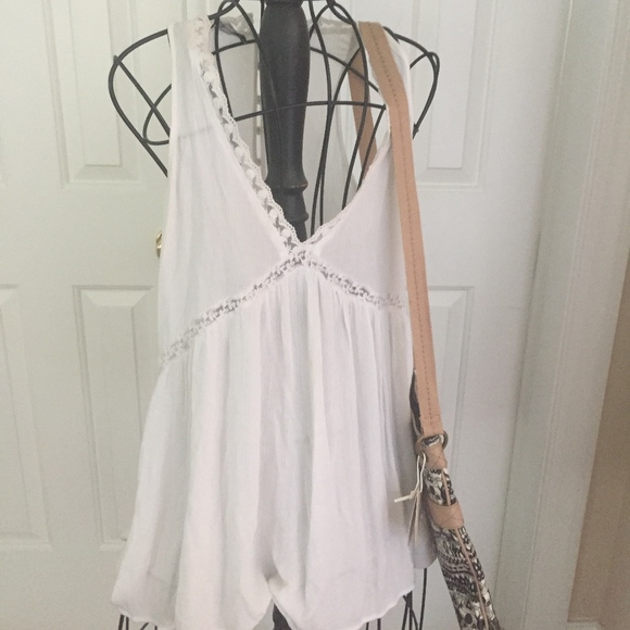 Kendall & Kylie Tops - Cute Kendall & Kylie Top/Dress !!!
